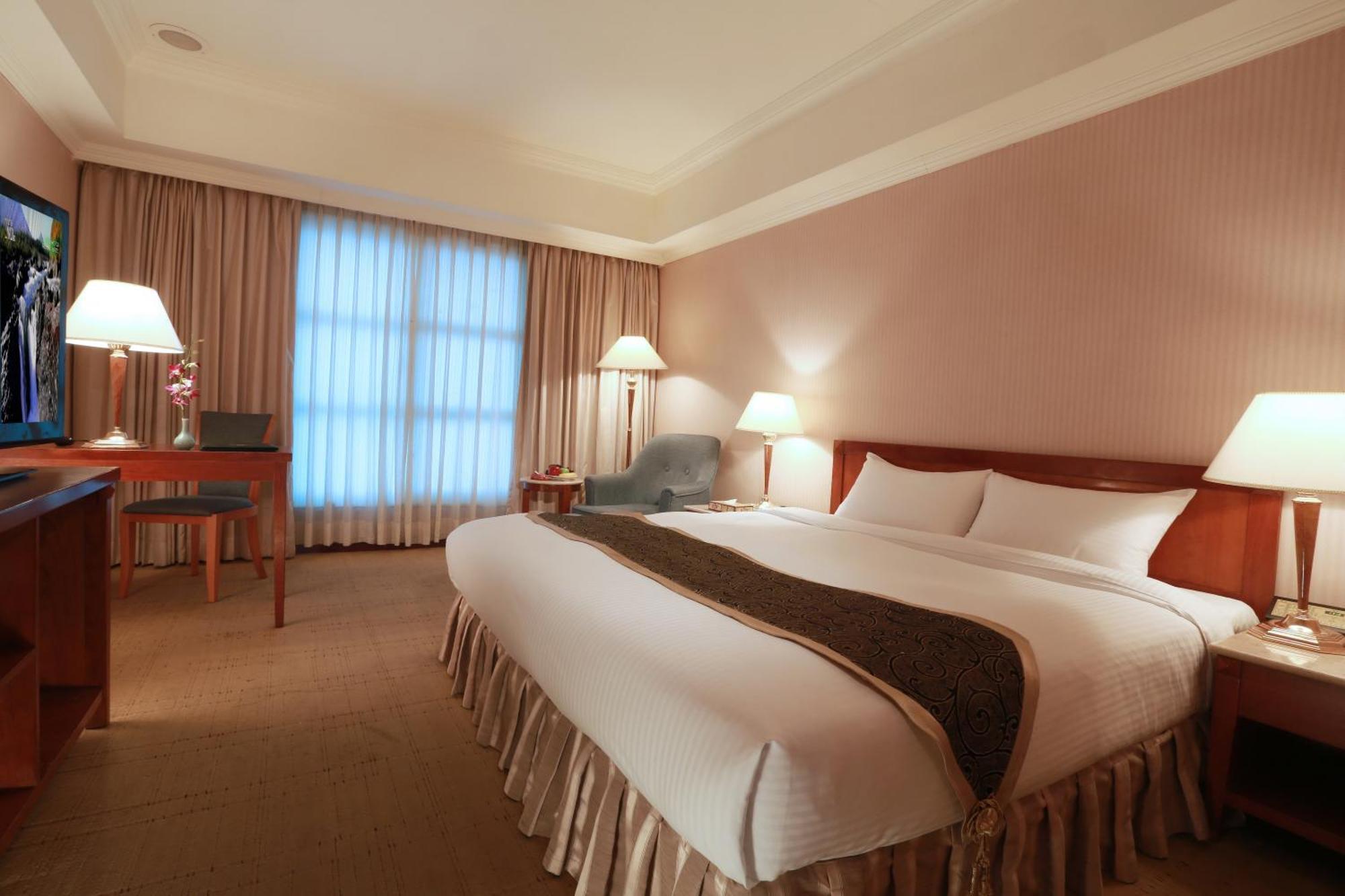 Grand Boss Hotel Yilan Eksteriør bilde