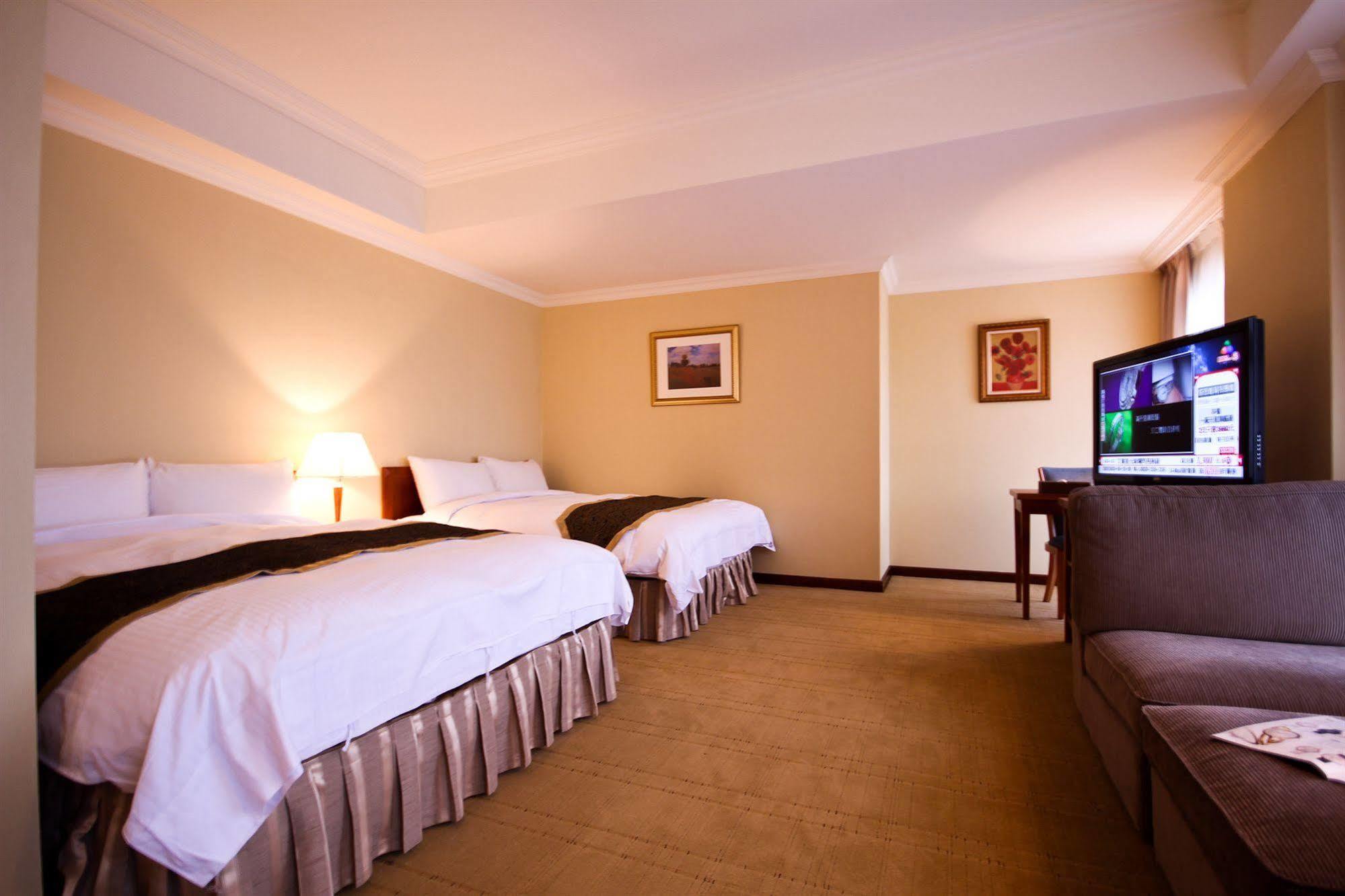 Grand Boss Hotel Yilan Eksteriør bilde