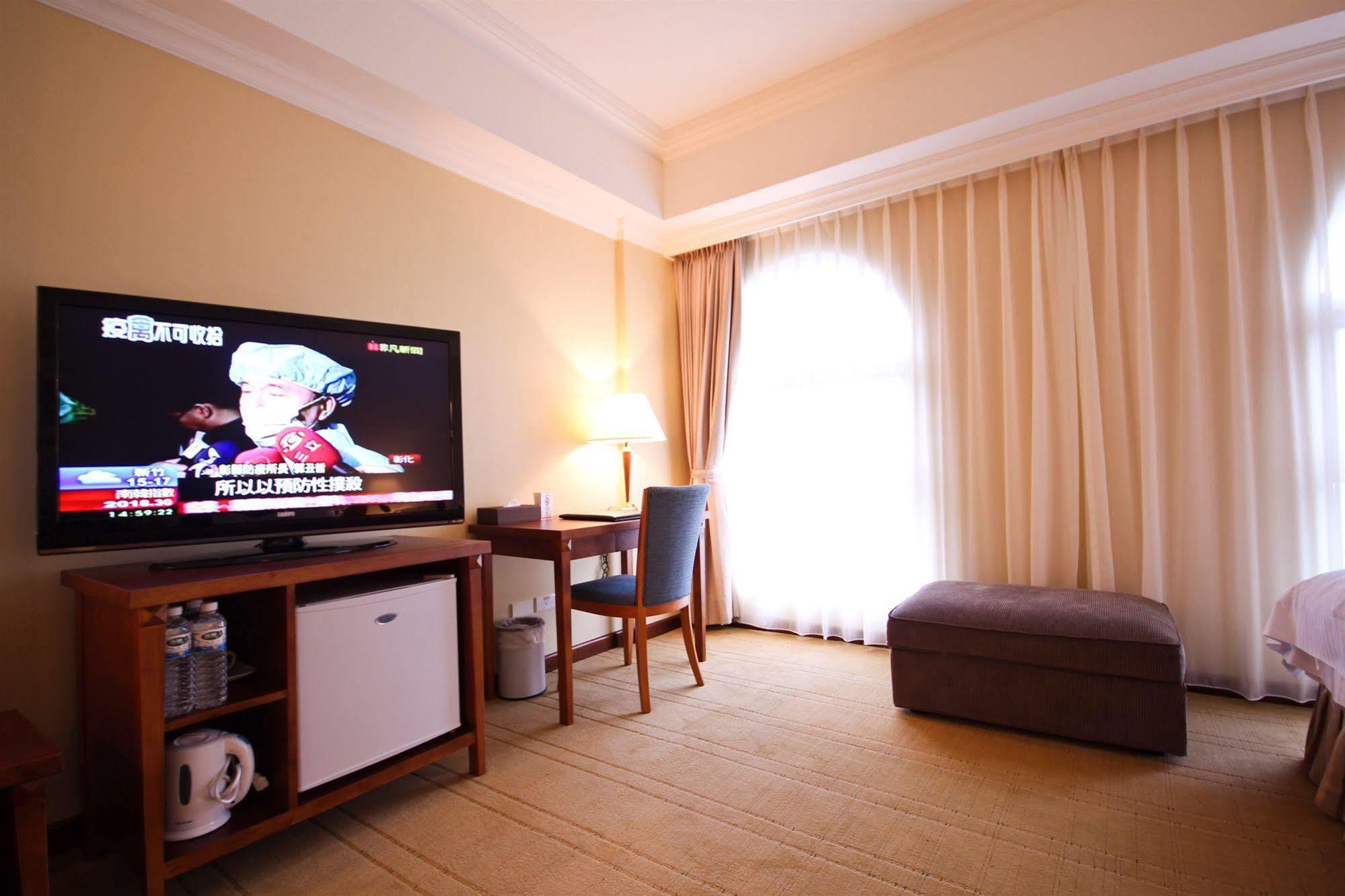 Grand Boss Hotel Yilan Eksteriør bilde