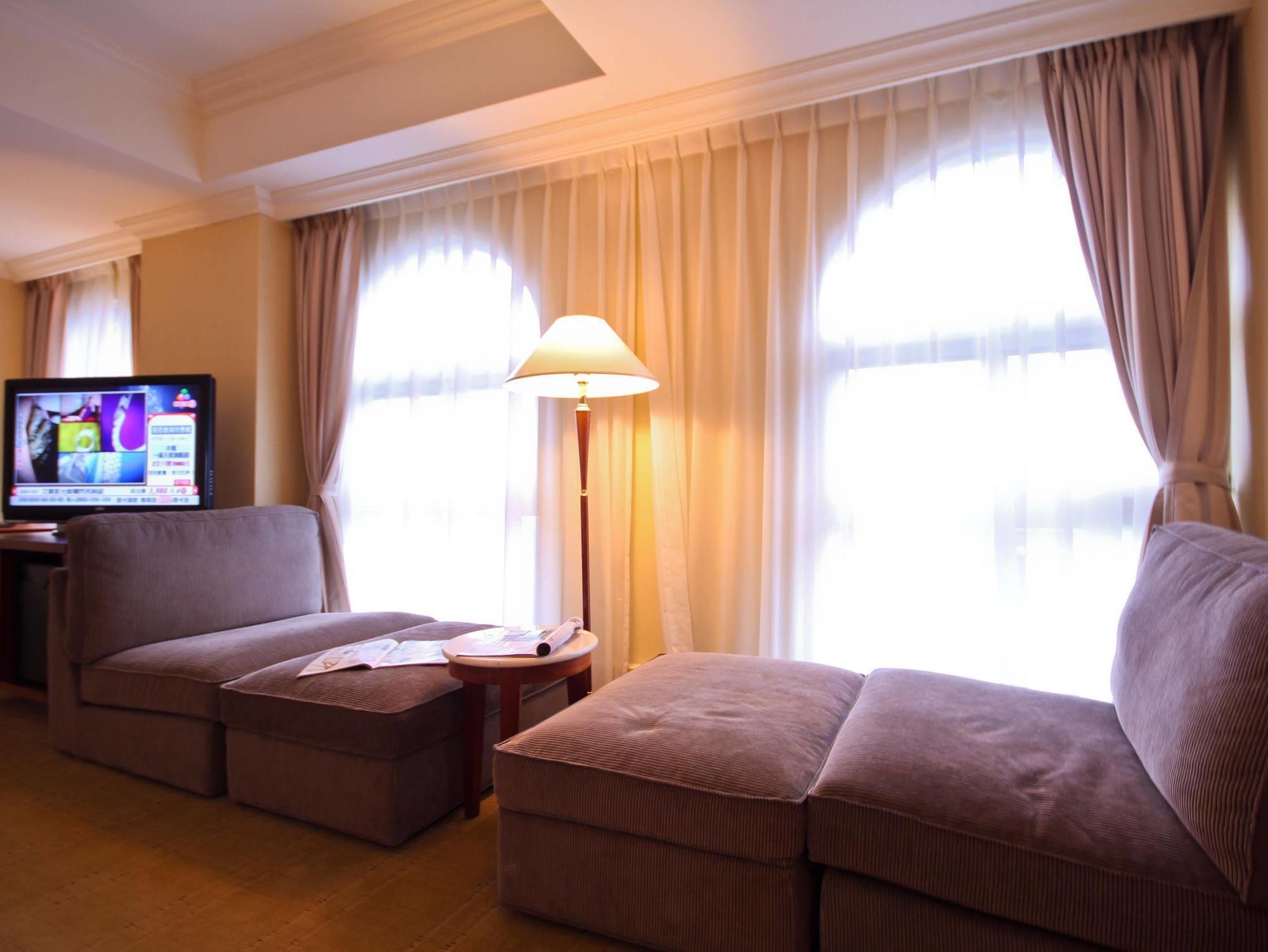Grand Boss Hotel Yilan Eksteriør bilde